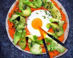 Food Blogger Ini Buat Kreasi Serutan Alpukat yang Cantik Menggiurkan