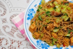 Enaknya Malam Ini Menyantap Bihun Goreng Seafood