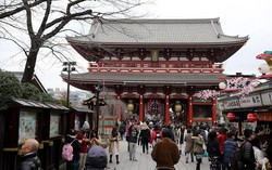Menjelajah Megahnya Kuil Sensoji Asakusa di Tokyo