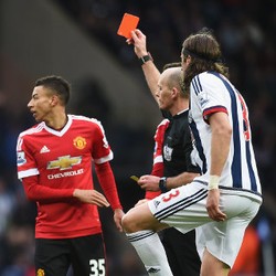 Van Gaal Sesalkan Kartu Merah Mata