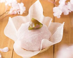 Nyam! Sambut Musim Semi, Ada Sakura Mochi Berbentuk Cake