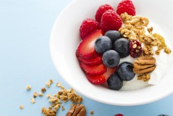 Riset: Konsumsi Yogurt Turunkan Risiko Tekanan Darah Tinggi pada Wanita