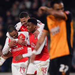 Giroud-Walcott Loloskan Arsenal ke Perempatfinal