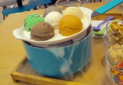 North Pole Cafe: Dingin Lembut Bold Smoky Pan dengan 6 Rasa Unik