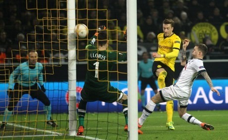 Reus Dua Gol, Dortmund Benamkan Spurs 3-0