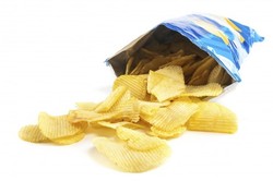 Ini Alasan Orang Tidak Bisa Berhenti Kunyah Keripik Kentang!