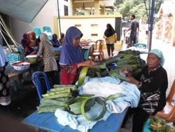 Melongok Persiapan Acara Tahlil Masyarakat Ternate