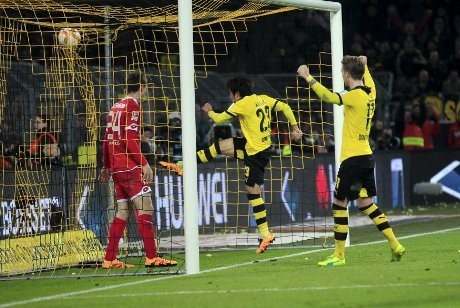 Dortmund Hempaskan Mainz 2-0