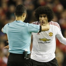 Diduga Menyikut Emre Can, Fellaini Lolos dari Hukuman