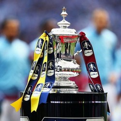 Everton Tunggu MU atau West Ham di Semifinal
