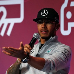 Diprediksi Tak Bakal Dominan Lagi, Hamilton Menantang