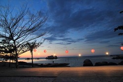 Sunset Pantai Tanjung Tinggi Belitung yang Tak Terlupakan