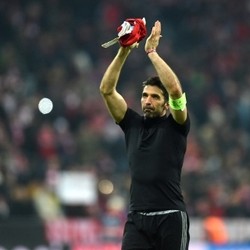 Buffon: Juve Tersingkir dengan Kepala Tegak