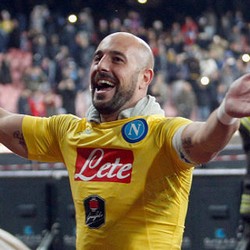 Reina Ingin Scudetto dan Pensiun di Napoli