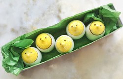 Meriahkan Paskah Dominique Ansel Buat Kreasi Peep-a-Boo dan Cokelat Telur Alien