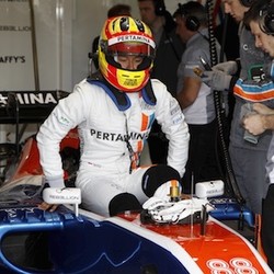 Kondisi Mobil Membuat Rio Harus Berhenti