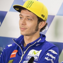 Rossi Nilai Lorenzo Seharusnya Dijatuhi Penalti