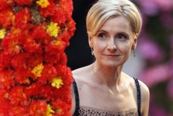 Penulis Eat, Pray, Love Masih Simpan Kisah Inspiratif dari Indonesia