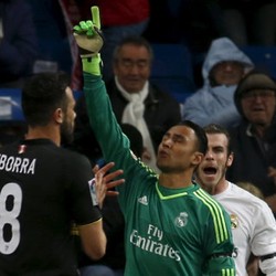 Lihainya Keylor Navas dalam Duel di Titik 12 Pas
