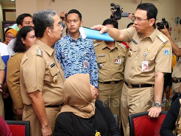 Ahok Pantau Pelayanan Kelurahan