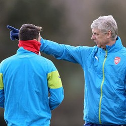 Oezil Bantah Kabar Hengkang Jika Wenger Bertahan