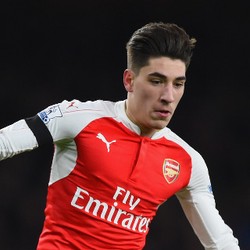 Dikaitkan dengan Barcelona, Bellerin Tegaskan Kesetiaan pada Arsenal