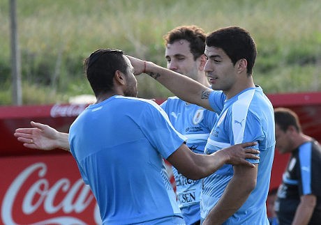 Kembali Perkuat Uruguay, Suarez Kritik FIFA