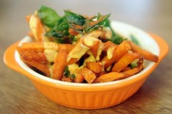 Bikin Sendiri Saus Kuning Telur Asin Enak untuk Cocolan