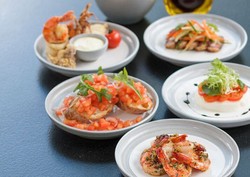 Brunch by The Beach, Menikmati Kelezatan Seafood di Tepian Laut India