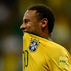 Neymar Antusias Kalahkan Suarez