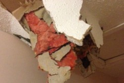 Ups, Limbah Kotoran Manusia dari Pesawat Timpa Rumah Warga Kanada