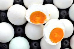 Perhatikan Hal Ini untuk Memilih Telur Asin Enak