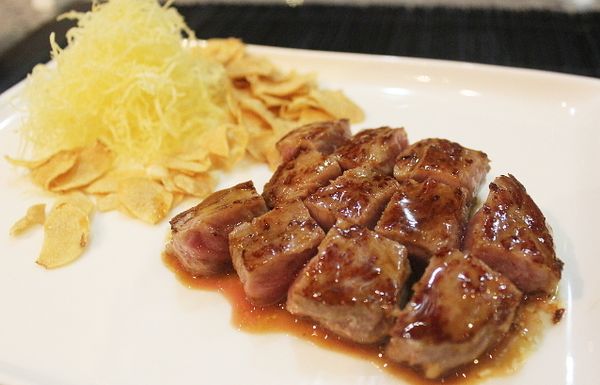 Memanjakan Lidah dengan Set Teppanyaki Komplet dan Steak Gaya Jepang