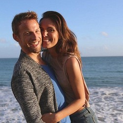 Pisah dari Michibata, Button Kini Kencani Mantan Model Playboy