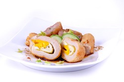 Nyam! Nikmati Pempek yang Gurih Kenyal di 4 Tempat Ini