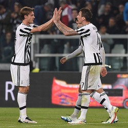 Tandukan Mandzukic Menangkan Juventus