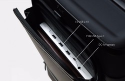 Banyak Koper Canggih, Tapi yang Ini Bisa Sekaligus Charger HP