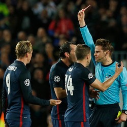 UEFAlona dan Rekor Kartu Merah untuk Lawan-lawan Barca