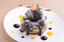 Es Krim dan Sosis Jadi Pelengkap Enak untuk Pancake dan Waffle!