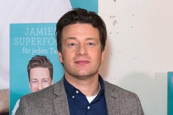 Akhirnya Jamie Oliver Membuka Sekolah Masak di London