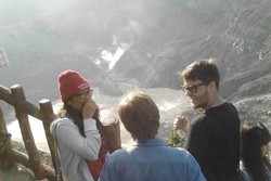 Jelajah Seru dari Jembatan Ampera Hingga Tangkuban Perahu