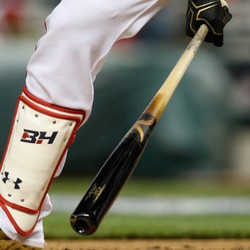 Bisa Dekat-dekat Wanita Cantik Usai Nyaris Kena Lemparan Tongkat Bisbol