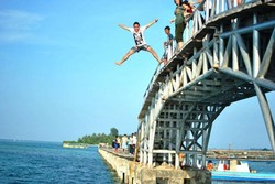 Mitos Cinta Unik dari Jembatan Pulau Tidung
