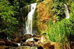 Air Terjun Lembah Pelangi, Destinasi Wisata Baru di Lampung