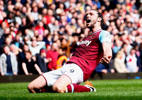 Carroll Sukses Manfaatkan Kelemahan Arsenal