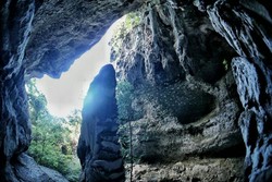 Gua di Flores yang Dahulu Konon Berada di Dasar Laut