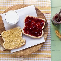 Orang Amerika Rata-rata Makan 3.000 Sandwich PB&J Sepanjang Hidup