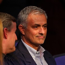 Dikaitkan dengan MU, Ini Kata Mourinho tentang Van Gaal