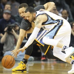 Warriors Jaga Peluang Pecahkan Rekor Bulls