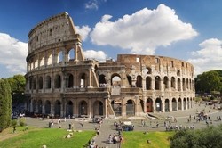 Terbangkan Drone di Colosseum Italia, Turis Prancis Ditangkap